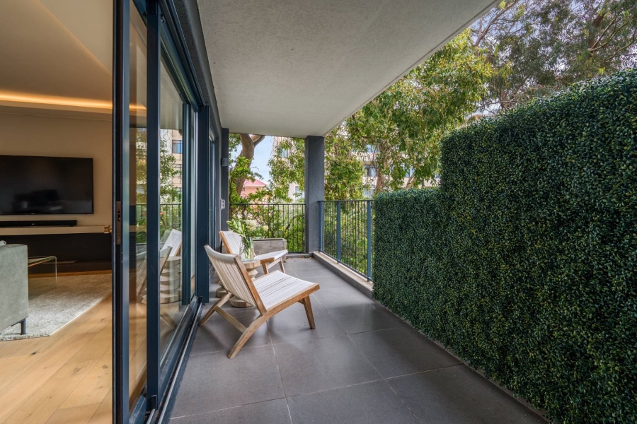 2 Bedroom Property for Sale in Sea Point Western Cape